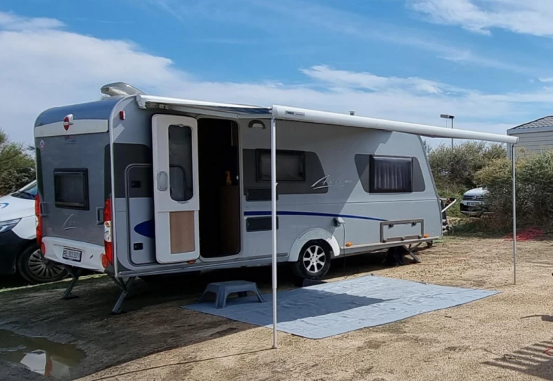 Bürstner Averso 480 TK Caravan - Duggingen, Switzerland