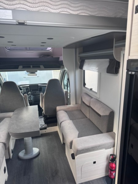 Challenger 380 Wohnmobil - Vuisternens-en-Ogoz, Schweiz