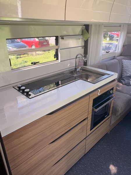 Adria Alpina 663 UK Wohnwagen - Tullinge, Schweden