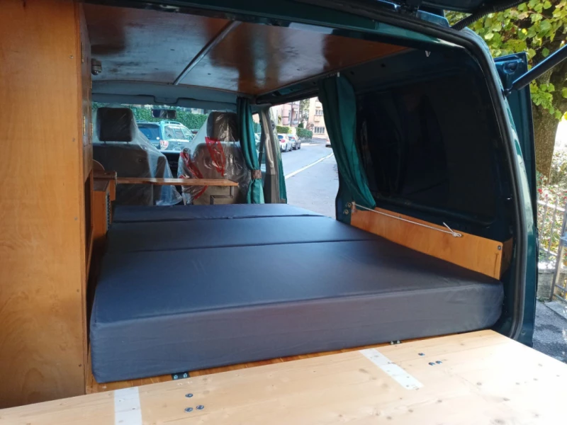 VW T4 van Campingbus - Lausanne, Schweiz
