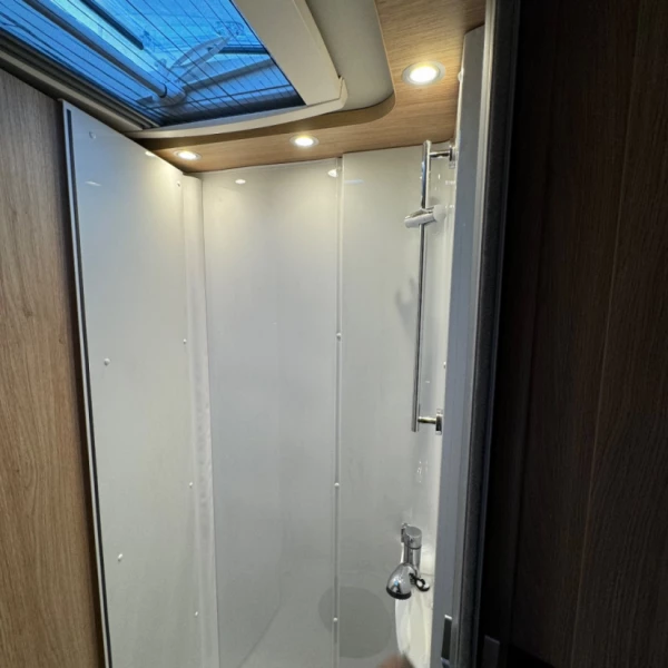 Knaus Sky WAFE 650 MF SMC Wohnmobil - Bülach, Schweiz