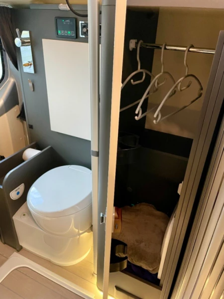 Westfalia Kelsey (Ford Transit Custom) Campingbus - Esslingen, Schweiz