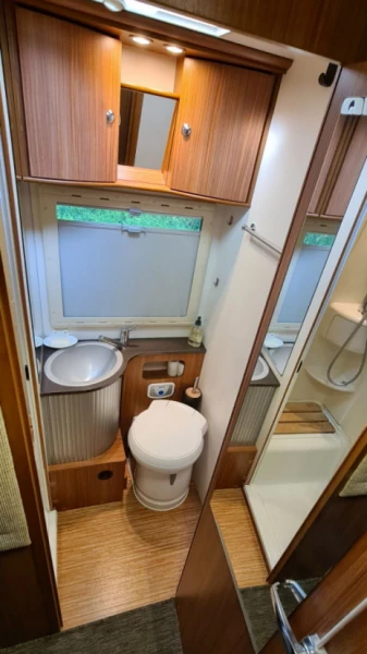 Adria CORAL S680SP Wohnmobil - Le Locle, Schweiz