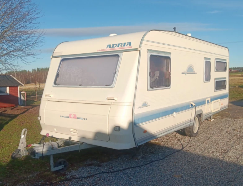 Adria Unica B 562uk Wohnwagen - Kåge, Schweden