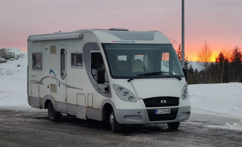 Renault Master II Lava / Alusta 2.5 DCI Wohnmobil - Jyväskylä, Finnland
