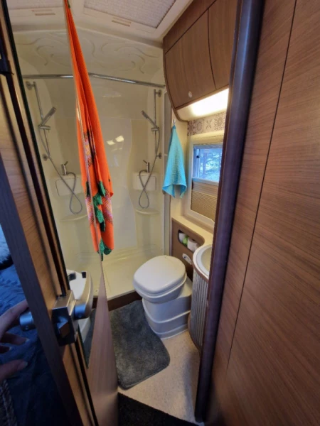 Renault Master II Lava / Alusta 2.5 DCI Wohnmobil - Jyväskylä, Finnland