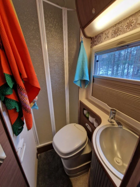 Renault Master II Lava / Alusta 2.5 DCI Wohnmobil - Jyväskylä, Finnland