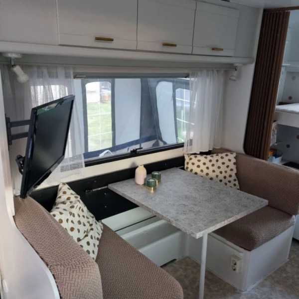 Adria Unica B 502 UK Caravan - Töreboda, Sweden