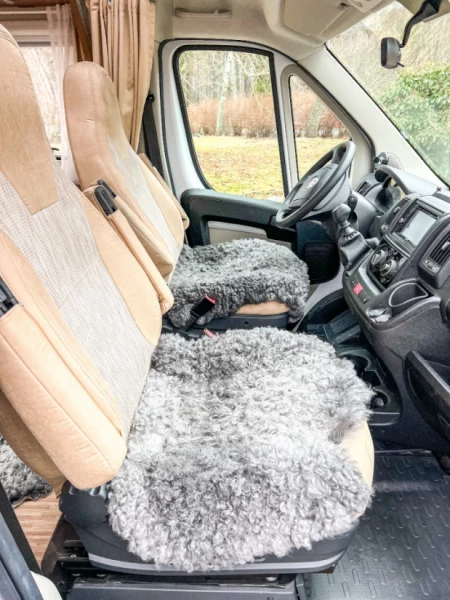 Carado T 448 Wohnmobil - Mjölby, Schweden