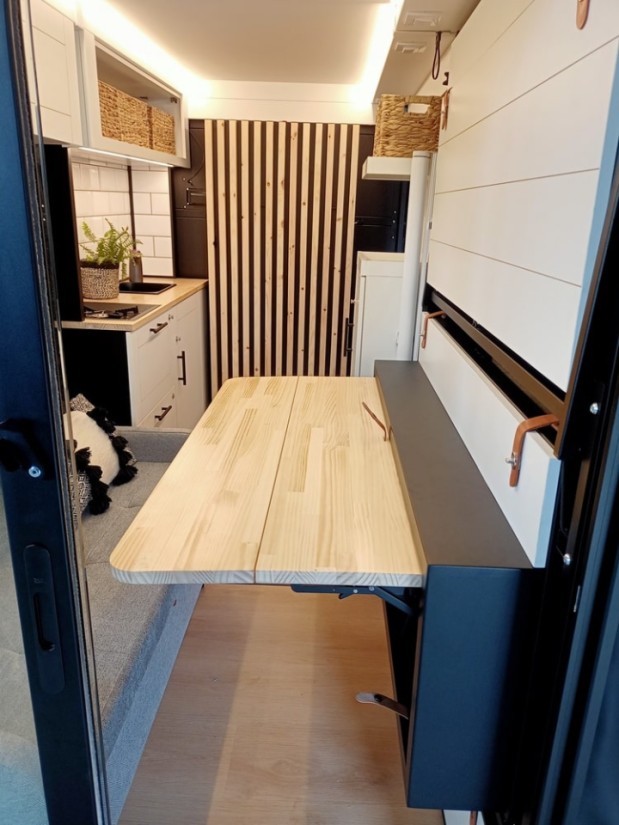 VW Crafter Campervan - Cheyres, Schweiz
