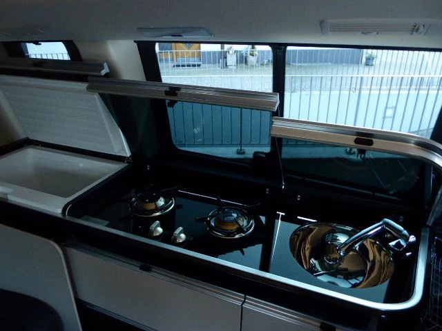 Mercedes MARCO POLO CAMPER 4x4 mit AHK Campingbus - Morschach, Schweiz