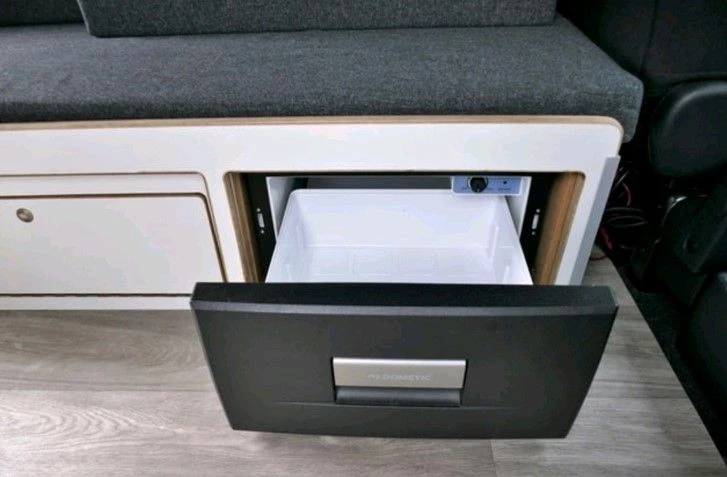 Nissan NV200 Campingbus - Meilen, Schweiz