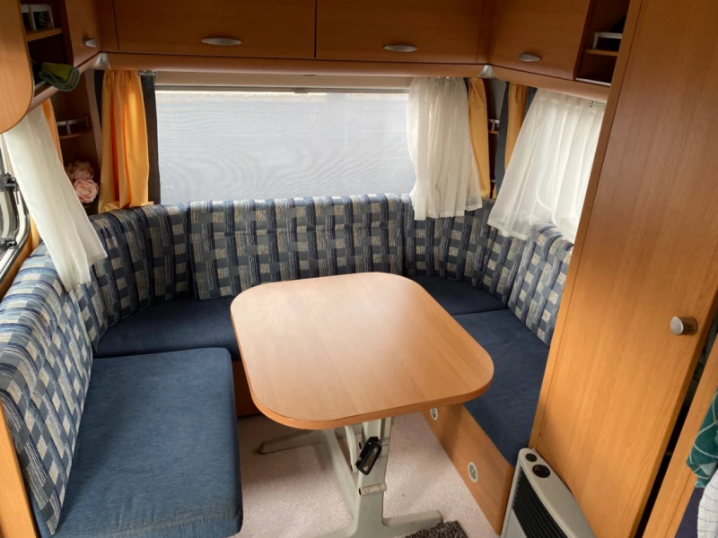 Knaus Sport 500 Matkailuvaunu - Kastrup, Tanska