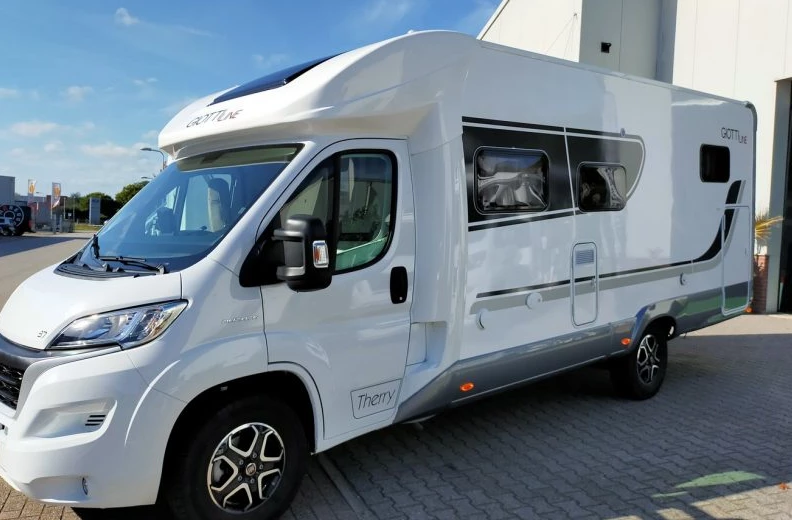 Giottiline Therry 37 Wohnmobil - Rudshøgda, Norwegen