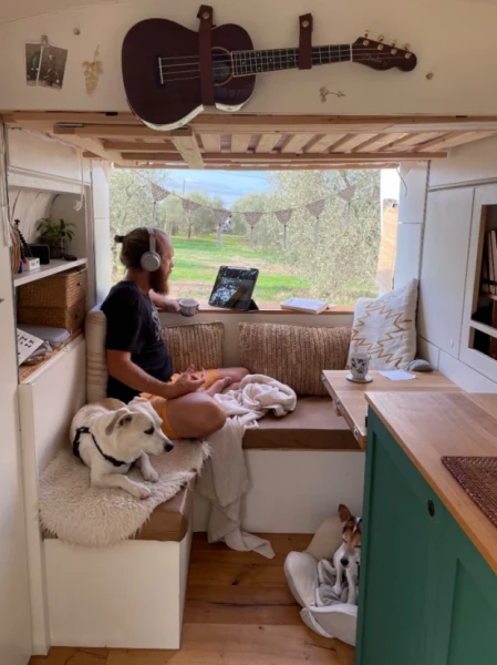 Renault L3H2 Campingbus - Einsiedeln, Schweiz