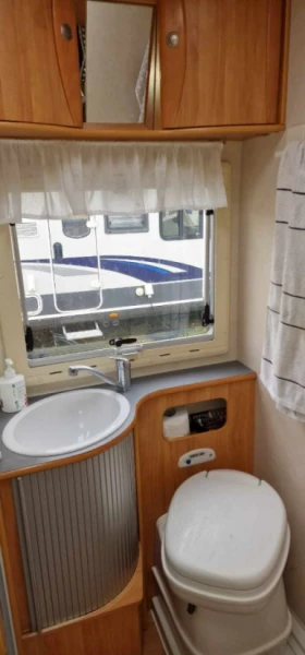 Adria Adriatik 660 SL Wohnmobil - Fristad, Schweden