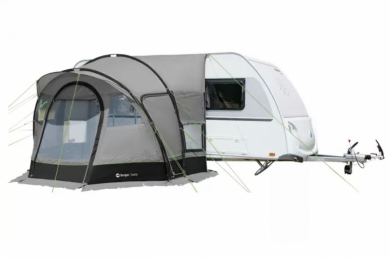 Knaus Sport & Fun Black Selection mit Töffgarage Wohnwagen - Beringen, Schweiz