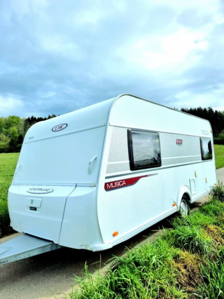 LMC Musica 470E Husvagn - CHATONNAYE, Schweiz