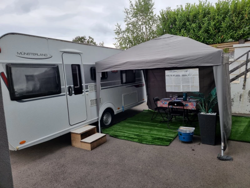 LMC Musica 470E Husvagn - CHATONNAYE, Schweiz