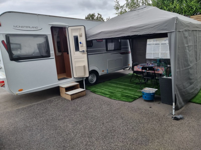 LMC Musica 470E Husvagn - CHATONNAYE, Schweiz