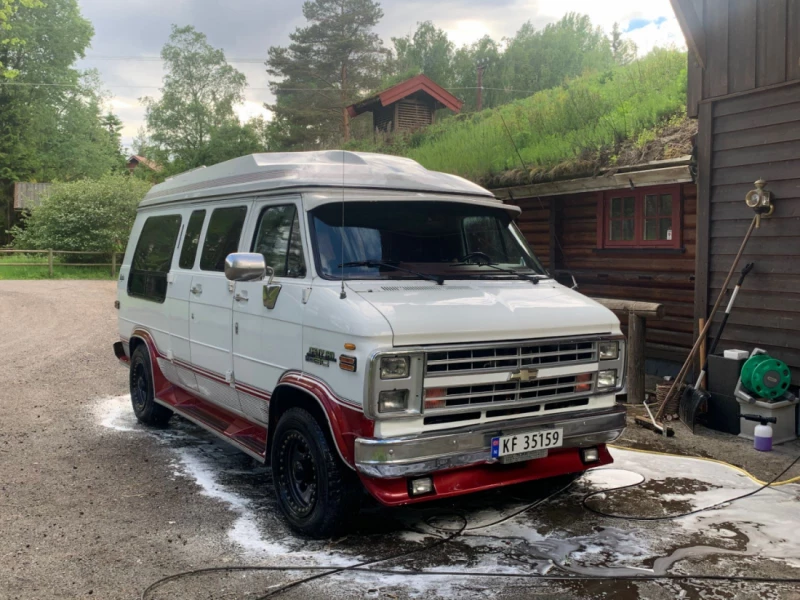Chevrolet Starcraft G30 Campervan - Ski, Norway