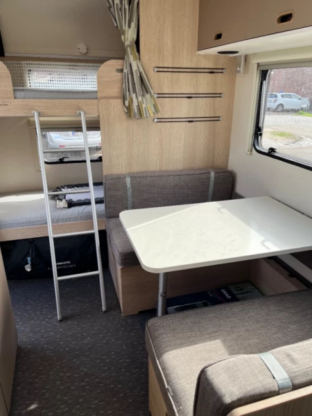 Adria Aviva 472 PK Matkailuvaunu - Nivå, Tanska