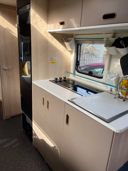 Adria Aviva 472 PK Matkailuvaunu - Nivå, Tanska