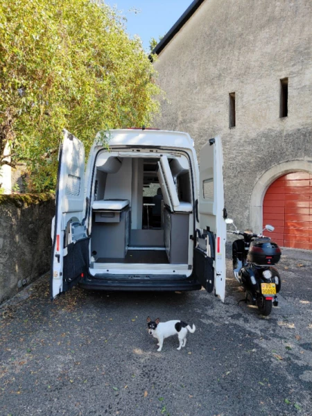VW Grand California 680 Campingbus - Aubonne, Schweiz