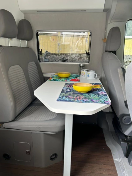 VW Grand California 680 Campingbus - Aubonne, Schweiz