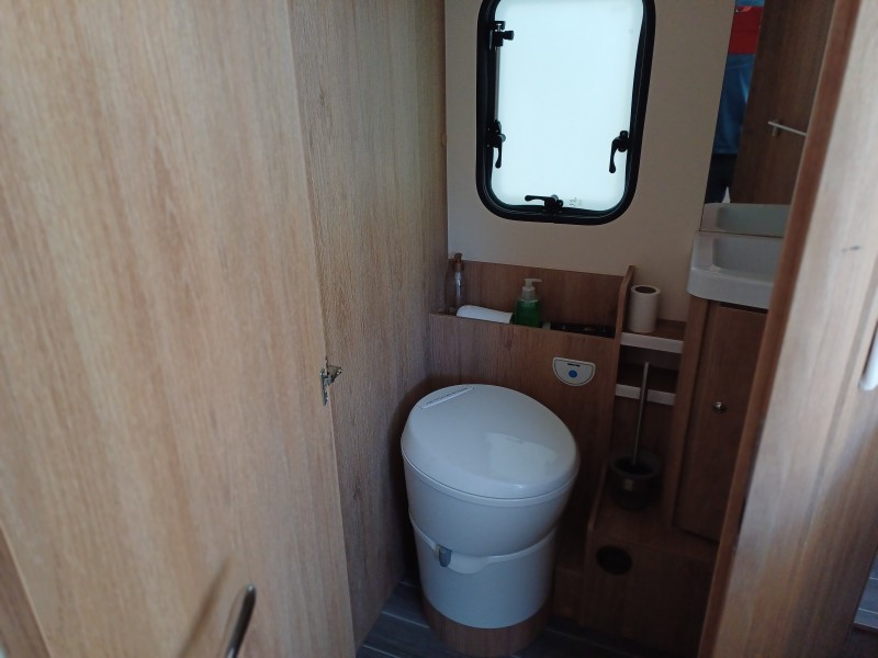 Ford Transit Lava / Alusta 2.0 Ecoblue Wohnmobil - Espoo, Finnland