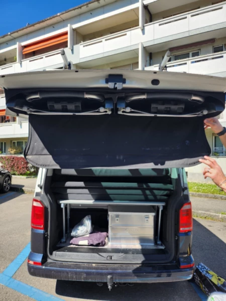 VW California Beach Campingbus - Grand-Lancy, Schweiz
