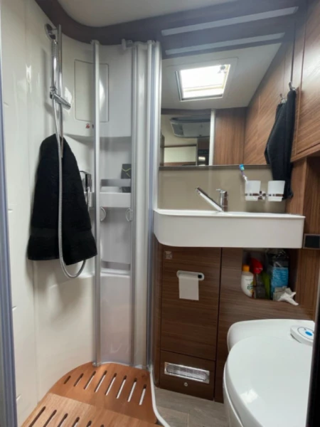 Hymer B600MC White Line Wohnmobil - Bromma, Schweden