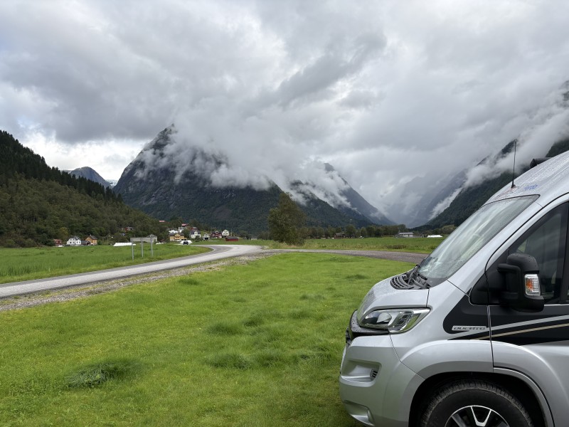 Carthago Malibu VAN 600 LOW BED Campingbus - Oslo, Norwegen