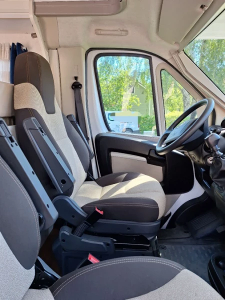 Pilote C700G Matkailuauto (Sa) 3OV 2287CM3 Bobil - Helsinki, Finland
