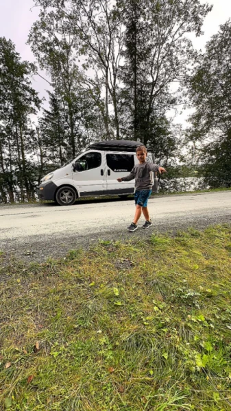Opel Vivaro 1.9 DTI 2900 Campingbus - Klæbu, Norwegen