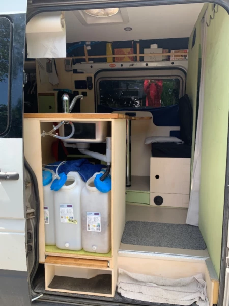 Mercedes Sprinter Campingbus - Gampelen, Schweiz