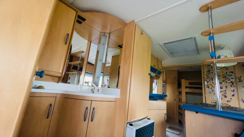 Hobby Deluxe Wohnwagen - Courtételle, Schweiz