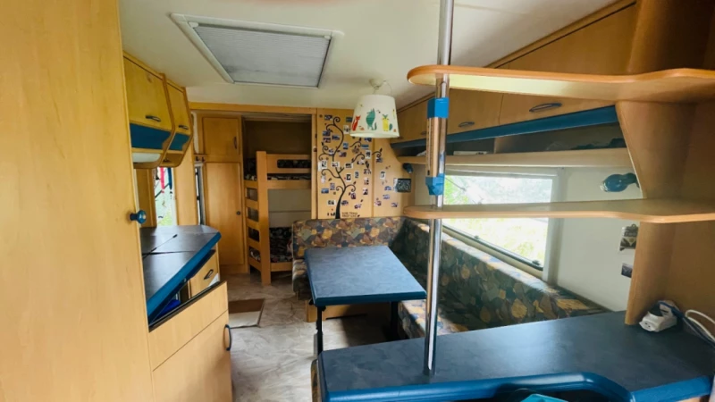 Hobby Deluxe Wohnwagen - Courtételle, Schweiz