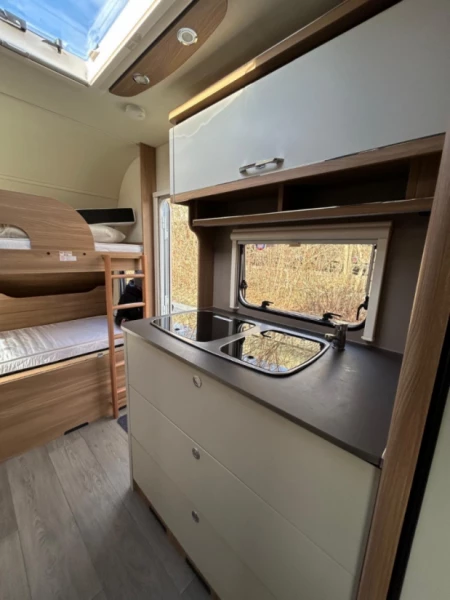 Bürstner Premio plus 440 TK Caravane - Sursee, Suisse