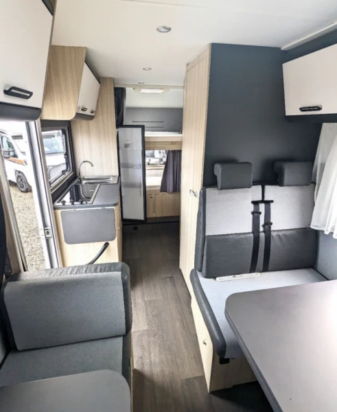 Sun Living A70DK Bobil - Wetzikon, Sveits