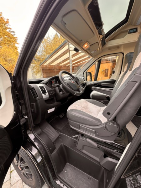 Chausson V697 Premium Road Line Campervan - Göteborg, Sverige