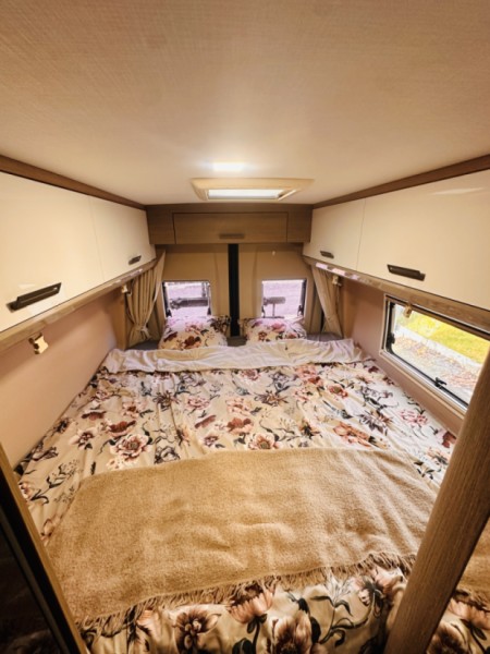 Chausson V697 Premium Road Line Campervan - Göteborg, Sverige