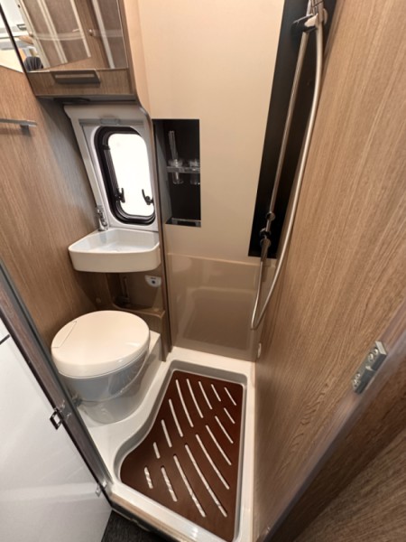 Chausson V697 Premium Road Line Campervan - Göteborg, Sverige