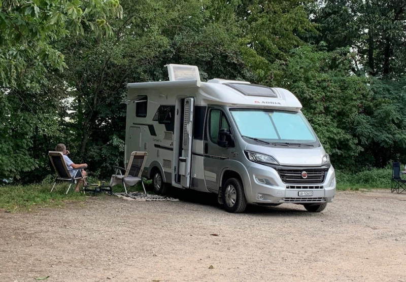 Adria Compact plus SL Wohnmobil - Les Genevez, Schweiz