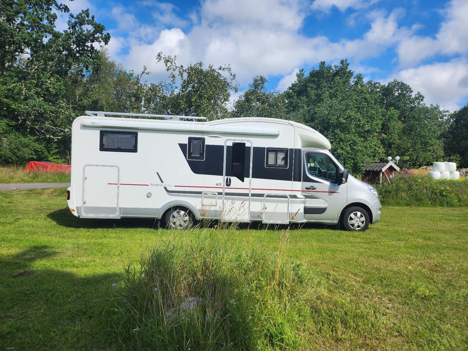 Renault Diesel Rv Rent Renault Matrix Supreme M 687 SL Motorhome in Åseda from EUR 107 ...