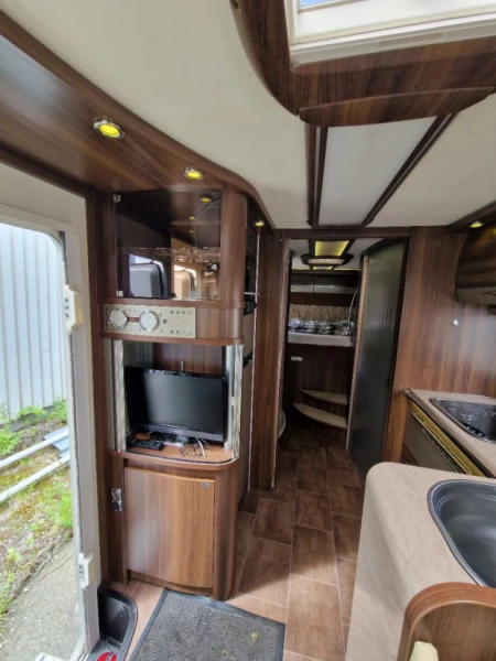 Bürstner Elegance I 821 Wohnmobil - Mosjøen, Norwegen