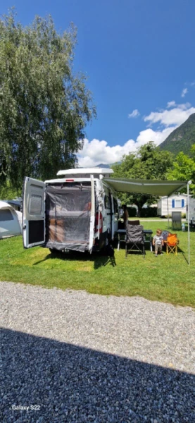 Pössl 2 win plus Campingbus - Vauderens, Schweiz