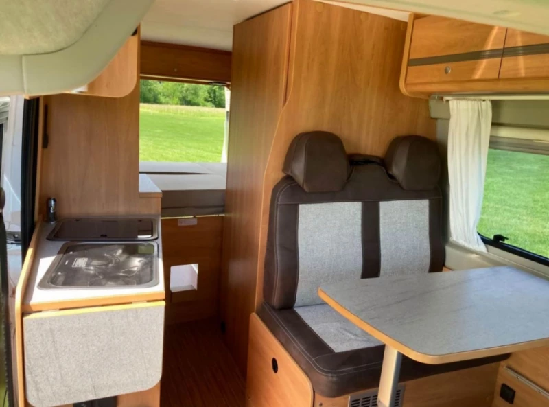 Pössl 2 win plus Campingbus - Vauderens, Schweiz