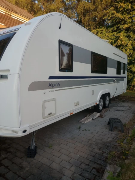 Adria Alpina 743 UD Wohnwagen - Hisings Backa, Schweden