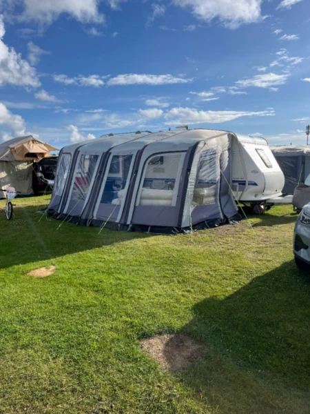 Hobby 560 Kmfe DE Luxe Wohnwagen - Torslanda, Schweden
